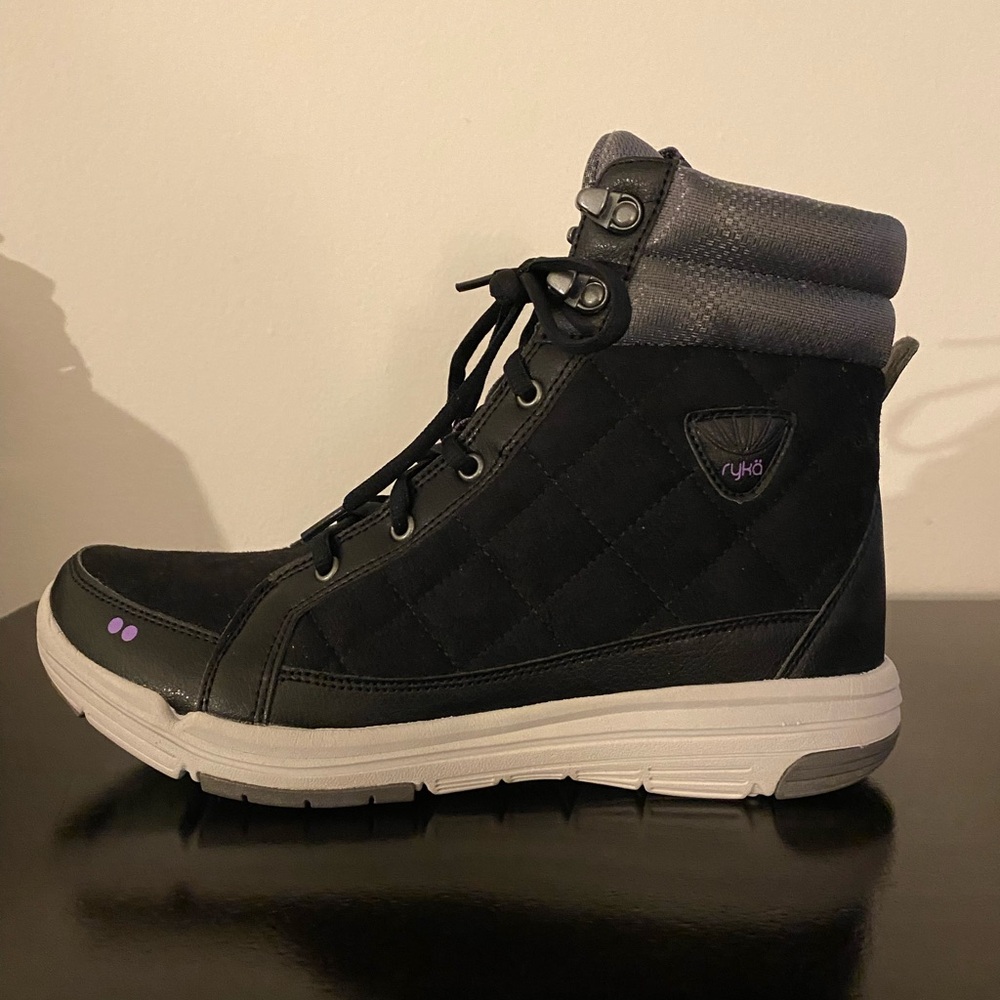 Women’s NWT RYKA Aurora Boots